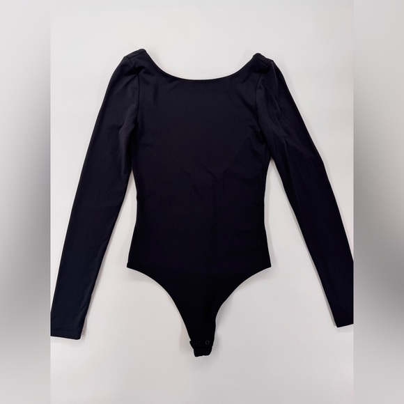 Aritzia Tops - Aritzia Babaton Contour Round Neck Long Sleeve Black Bodysuit